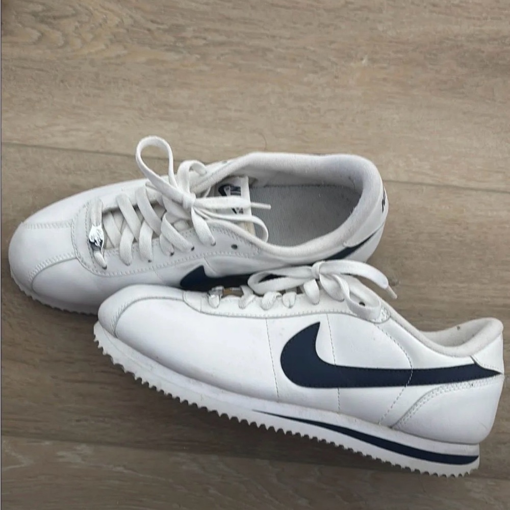 Nike White Low-Top Sneakers with Navy Accents